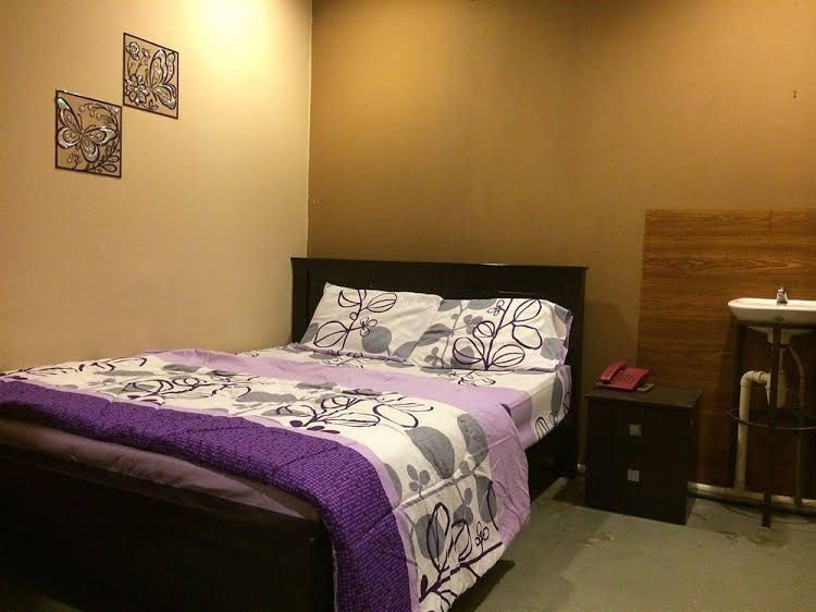 Funky Crib Guesthouse2