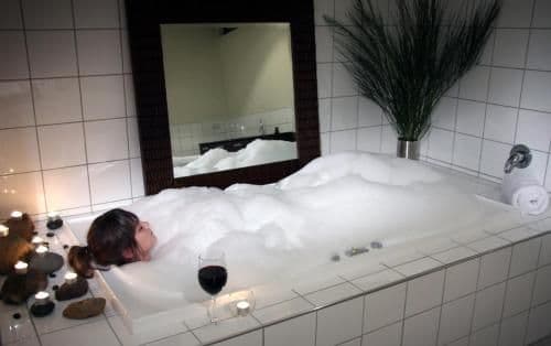 Deluxe Spa Suite
