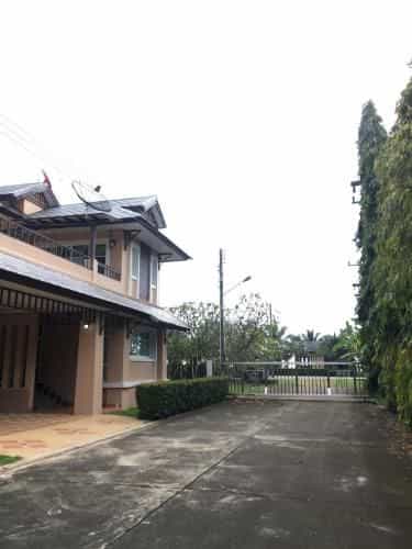 บ้านฟ้าทะเลจันทร์ บ้านฟ้าทะเลจันทร์