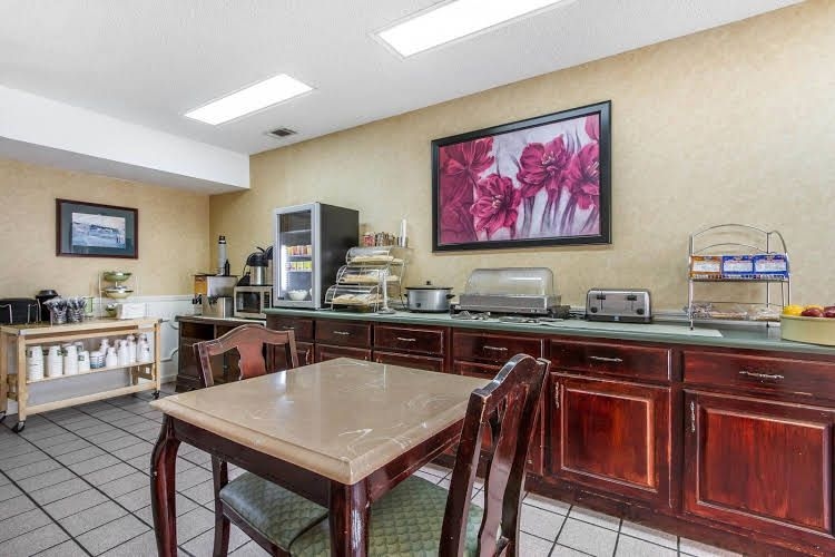 Quality Inn Selma4