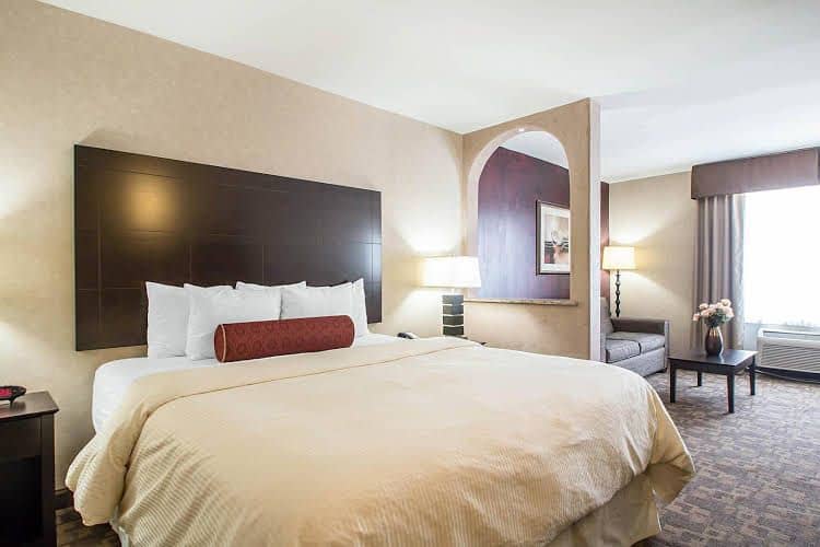 Clarion Inn Elmhurst - Oakbrook Clarion Inn Elmhurst - Oakbrook