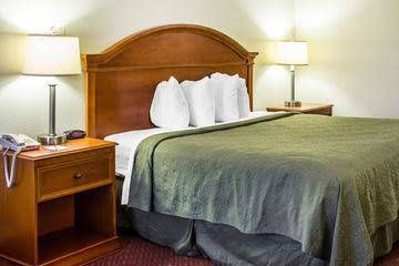 Quality Inn North Battleboro4