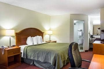 Quality Inn North Battleboro2