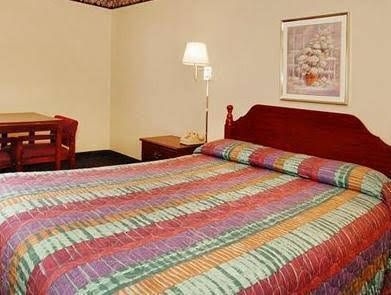 Econo Lodge Oklahoma City3