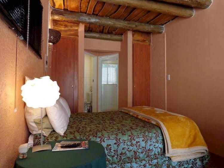 Treetops & Treats Guest House3