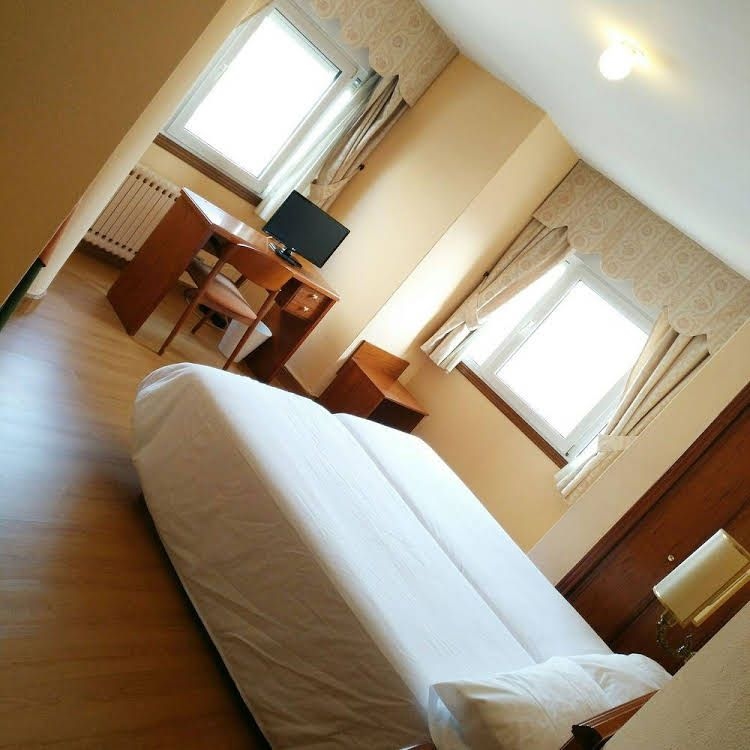 Hotel Maycar0