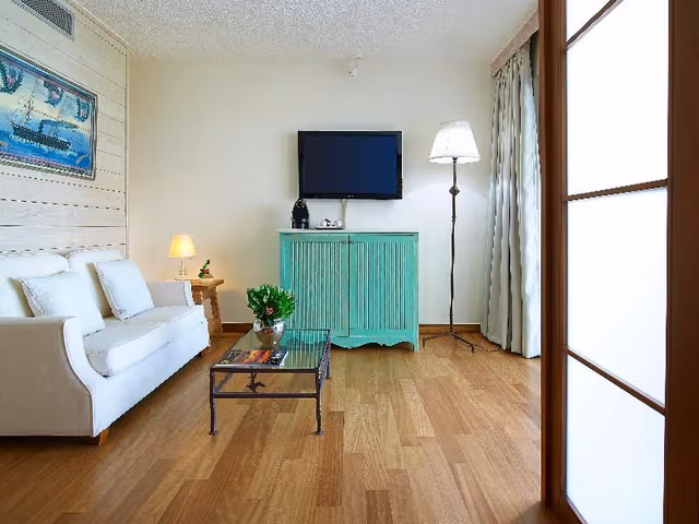 SUITE WITH PRIVATE POOL