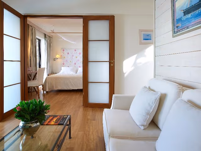 SUITE WITH PRIVATE POOL