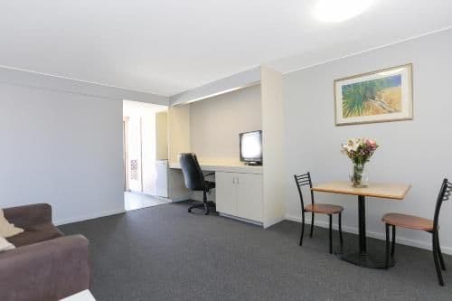 One-Bedroom Suite with Spa Bath