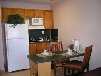 Crestwood Suites Disney Orlando1