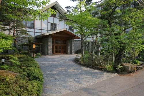 กังบายาชิ โฮเต็ล เซ็นจูคาคุ (Kanbayashi Hotel Senjukaku)1