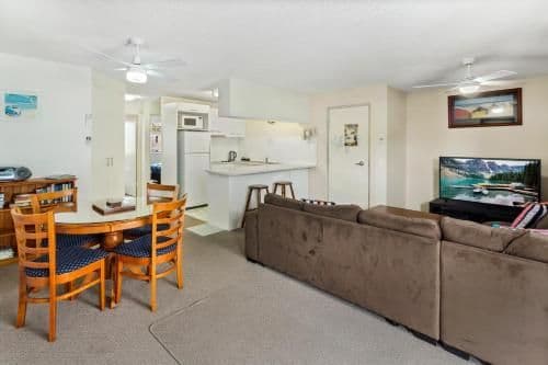 Executive Two-Bedroom Apartment with Sea View - Top Floor