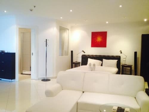 Deluxe Apartment