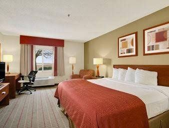 Baymont Inn & Suites Evansville North3