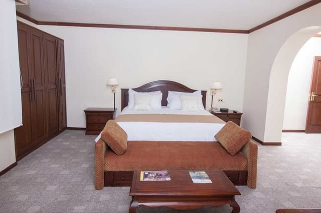 JUNIOR SUITE CAPACITY 1