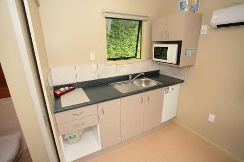 Deluxe Queen Room with Private Bathroom
