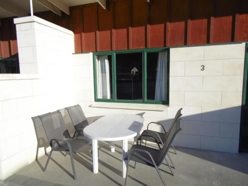 Oamaru TOP 10 Holiday Park1