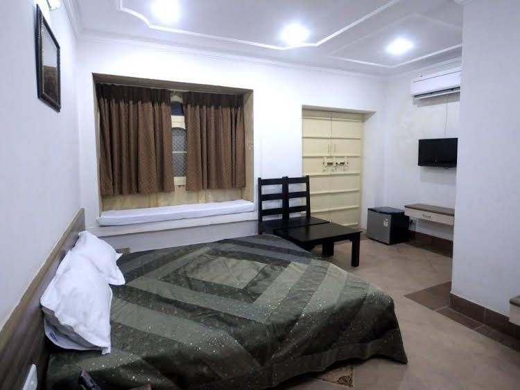 Hotel Bansuri Deluxe4