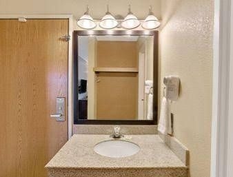 Days Inn Libertyville2