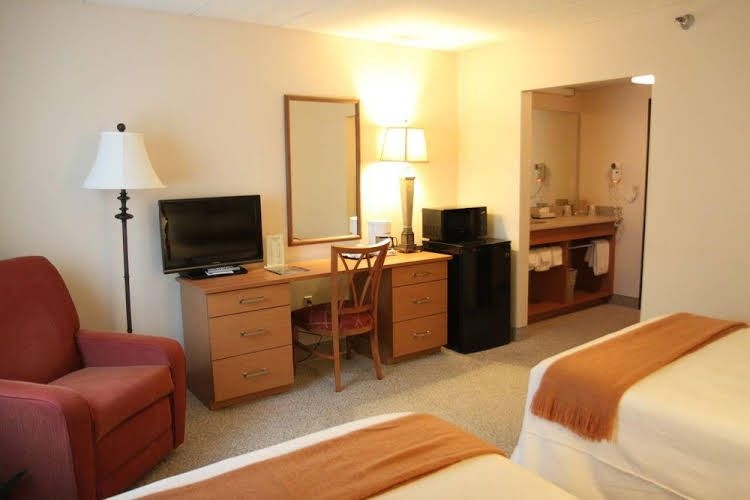 Brentwood Inn and Suites1