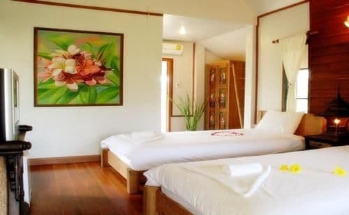 Standard Queen or Twin Room