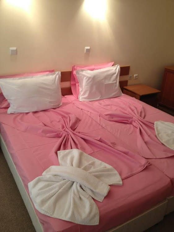 Hotel Deykin0