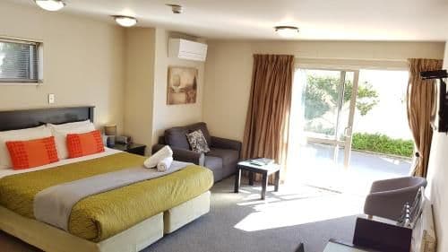 Deluxe Studio with Spa Bath