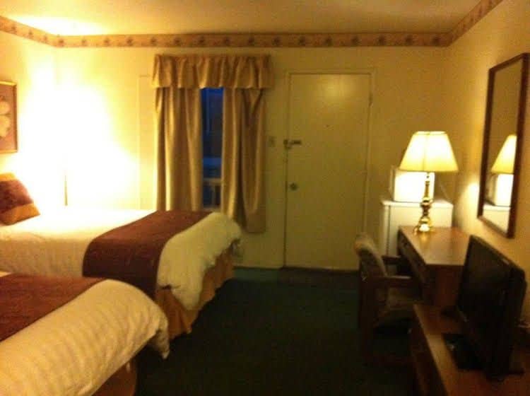 Redwood Motor Inn Redwood Motor Inn