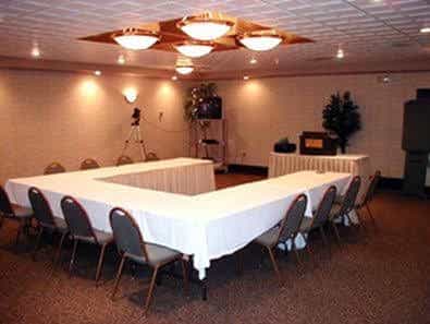 Moberly Inn & Suites