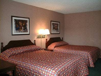 Moberly Inn & Suites2