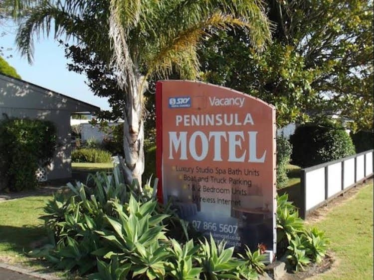 Peninsula Motel0
