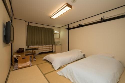 Standard Twin Room with Shared Bathroom