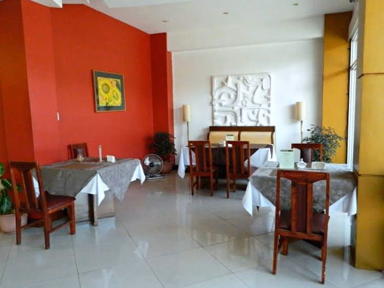 Tamera Plaza Inn1