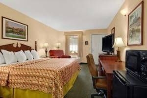 Baymont Inn and Suites - Waycross0
