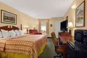 Baymont Inn and Suites - Waycross