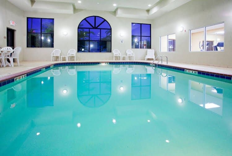 Holiday Inn Express & Suites Rocky Mount Smith Mountain Lake0