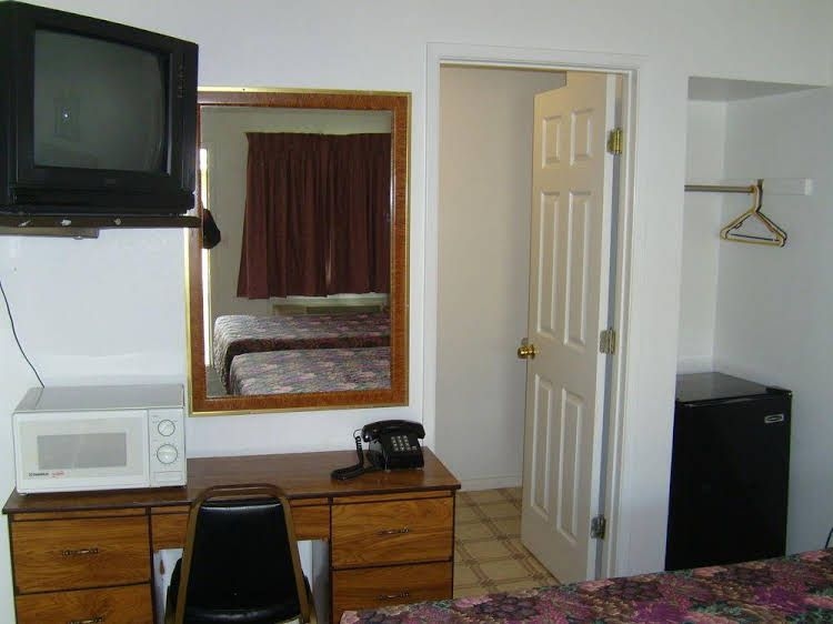 Cascade City Center Motel3