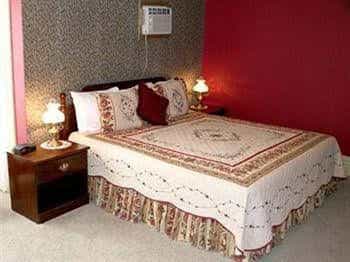 Historic Mansion House Inn