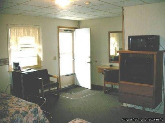 Budget Host Inn - Long Prairie4
