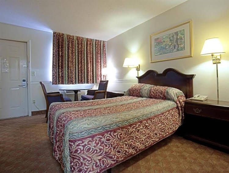 Americas Best Value Inn - Charles Town1