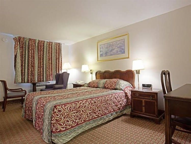 Americas Best Value Inn - Charles Town0