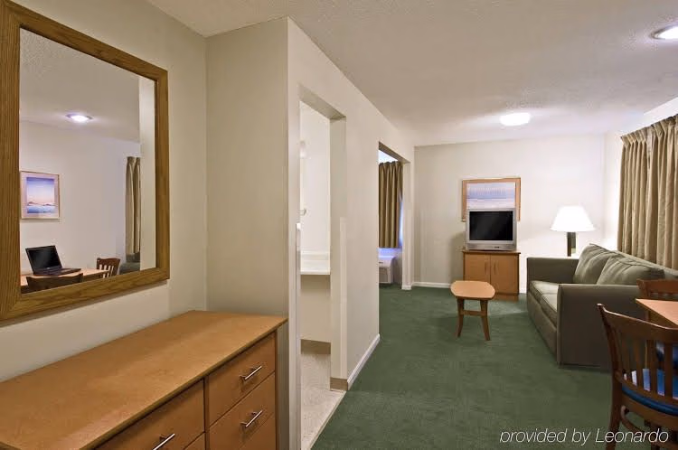 Crossland Economy Studios - Cincinnati/Springdale/Tri-County Mall2