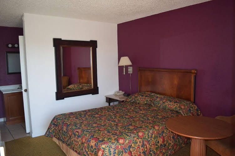 Motel 70