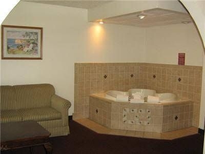 Americas Best Value Inn - Omaha3
