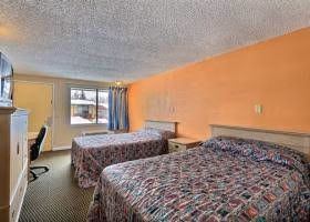 Rodeway Inn2