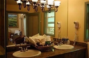 Vineyard Inn Hotel4