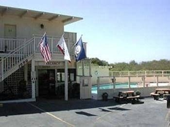 Beachcomber Inn0