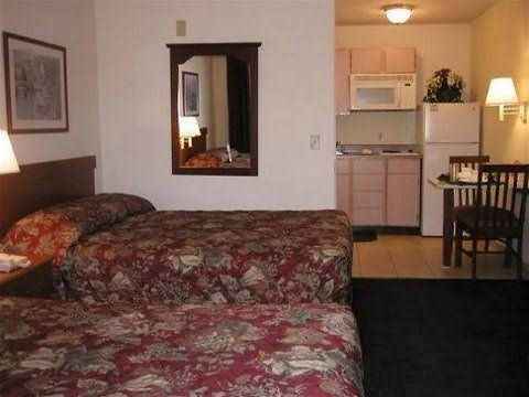 Sun Suites of Houston3