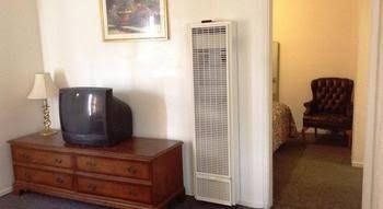 Beachwood Motel2