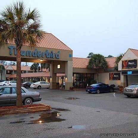 Thunderbird Inn4